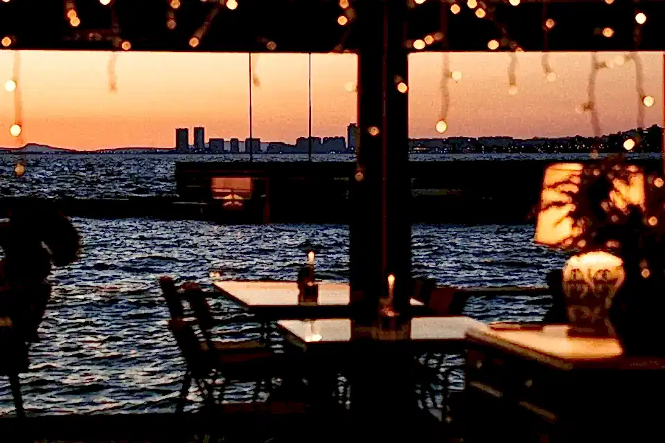 İzmir Date Mekanı